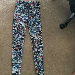 Lululemon full length tight size 4 barely worn